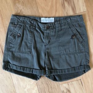 Aéropostale shorts.